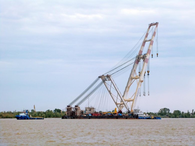 Плавучий кран волгарь