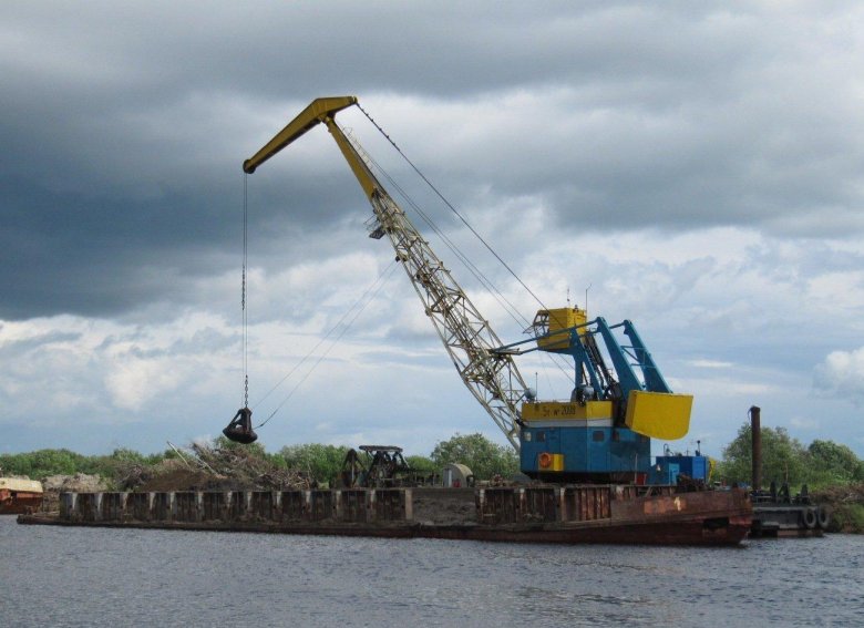 Речной кран плавучий