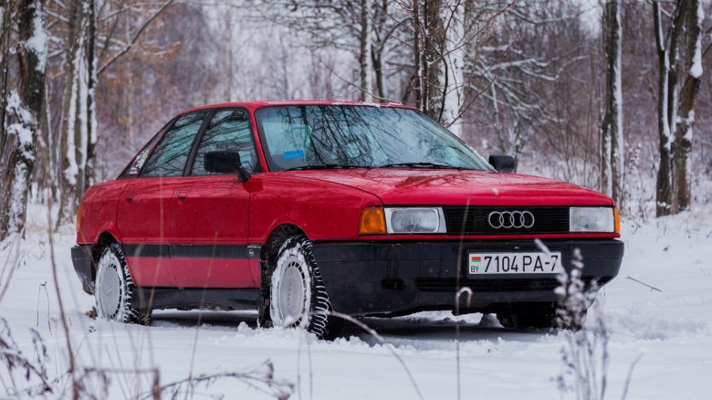 Ауди 80 красная