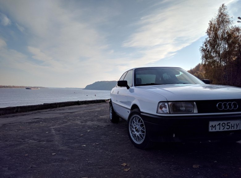 Ауди 80 белая