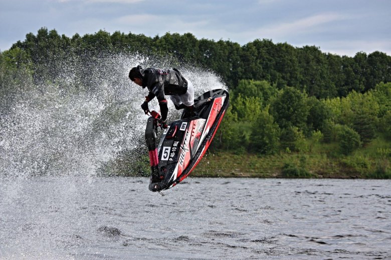 Стоячий гидроцикл