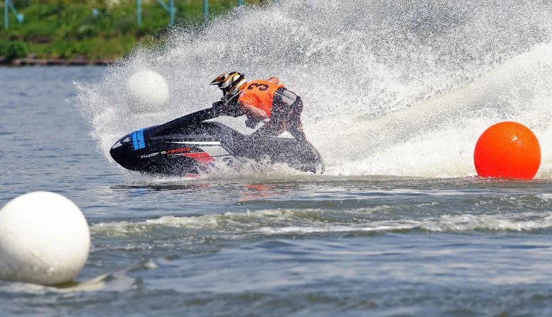 Гонки на гидроциклах