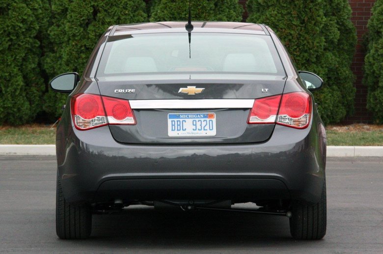 Chevrolet cruze сзади 2012