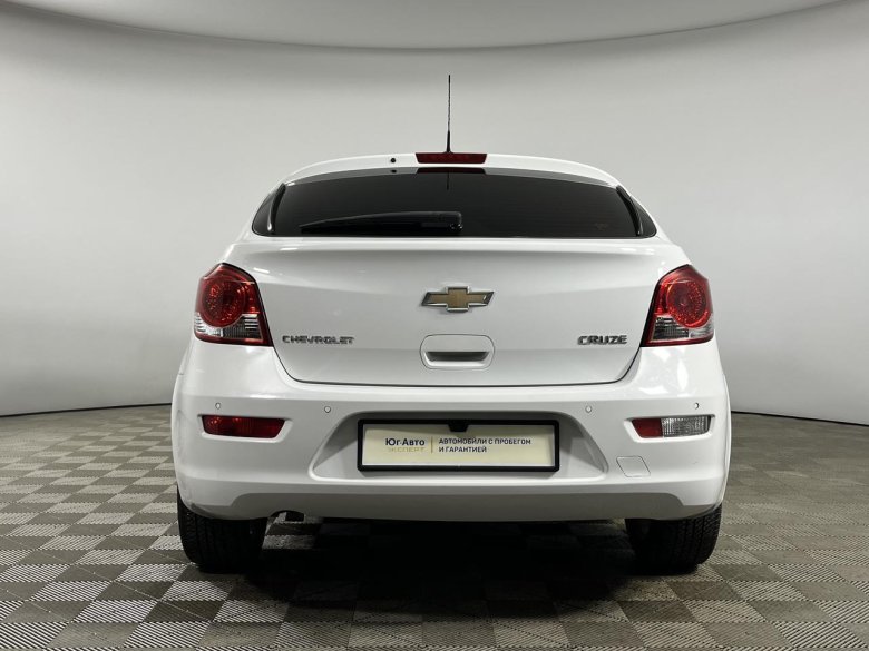 Шевроле круз 1.8 хэтчбек