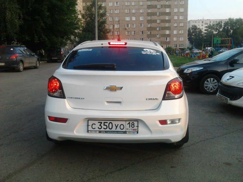 Chevrolet cruze хэтчбек сзади