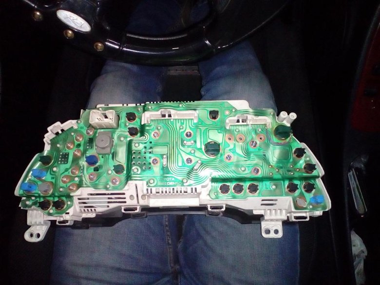 Панель приборов тойота королла