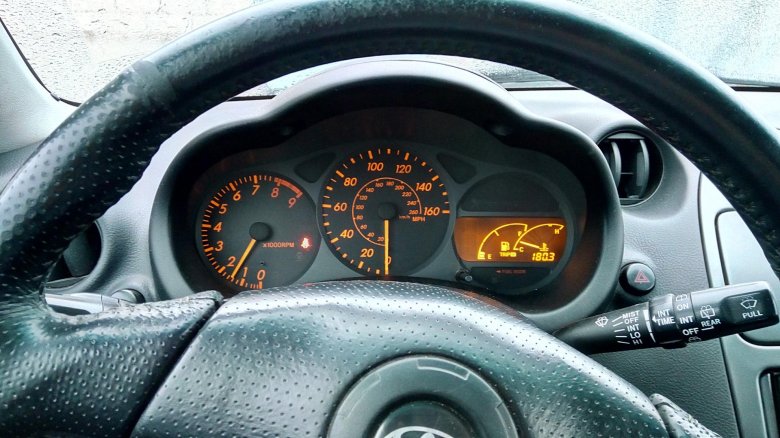 Приборная панель toyota celica 2002
