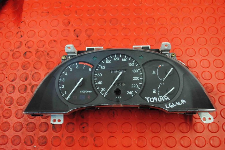 Приборная панель тойота
