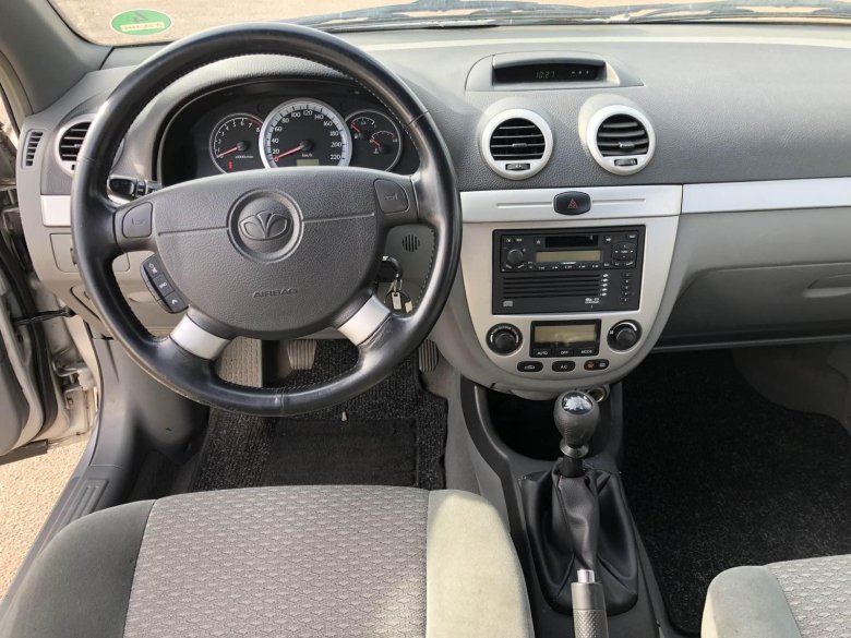 Шевроле лачетти седан 1.6 салон