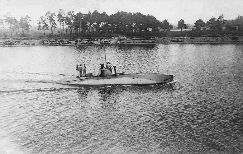 Подводная лодка сом 1904