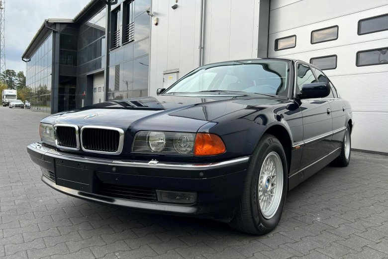 Bmw 750 il e 38