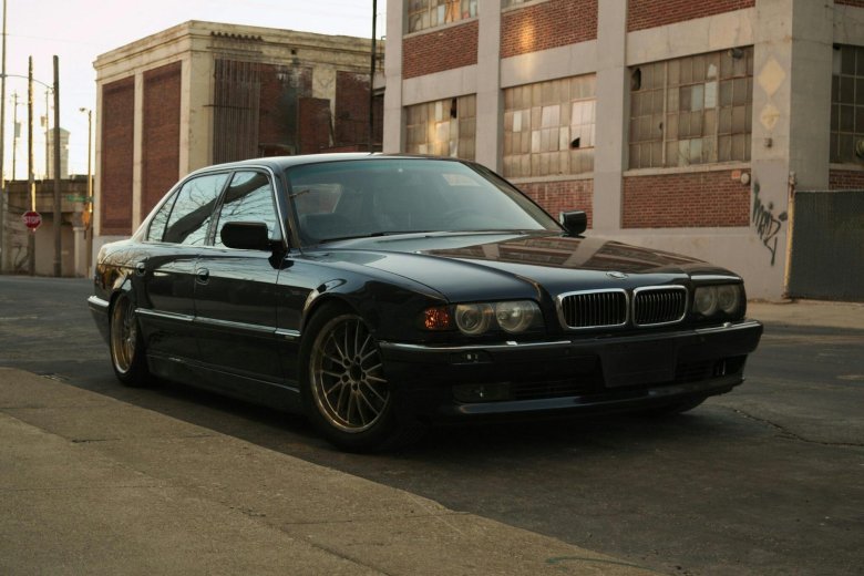 Bmw 750 i e 38