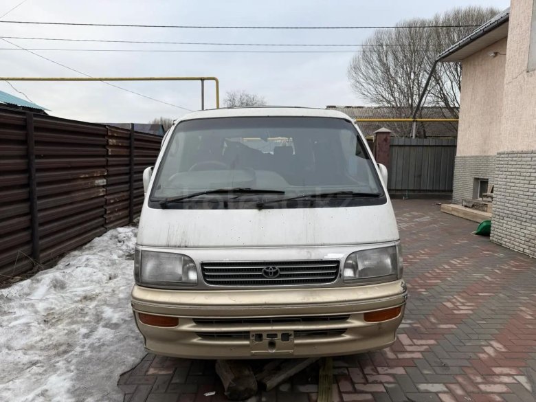 Тойота hiace 1990