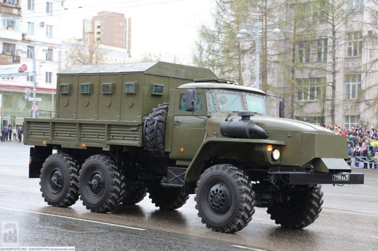 Грузовик урал 4320