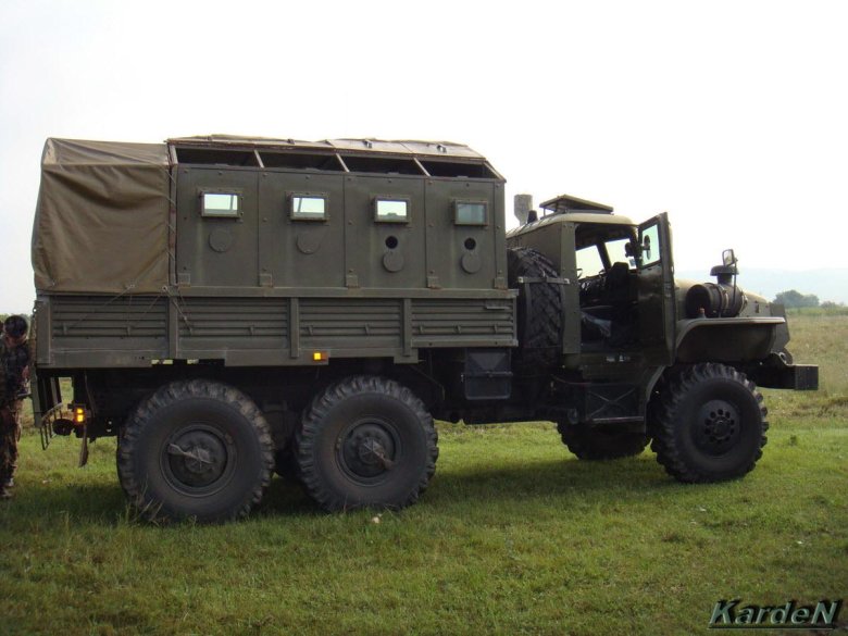 Урал 4320 армейский бронированный