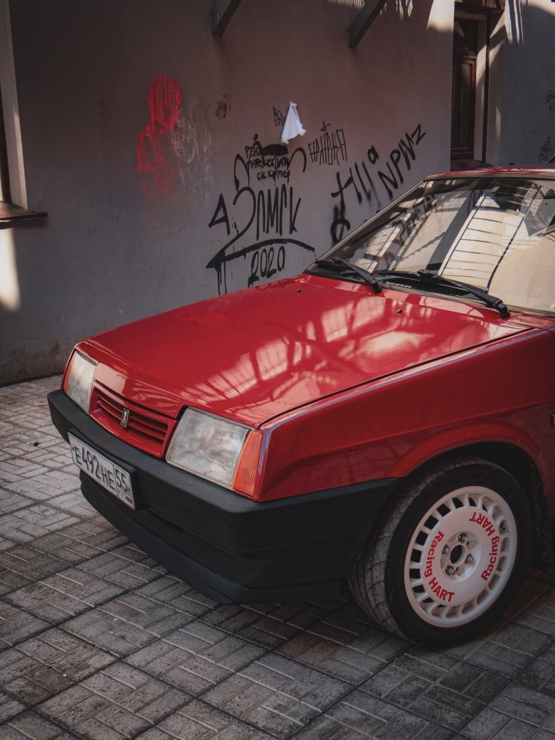 Красная ваз 2108