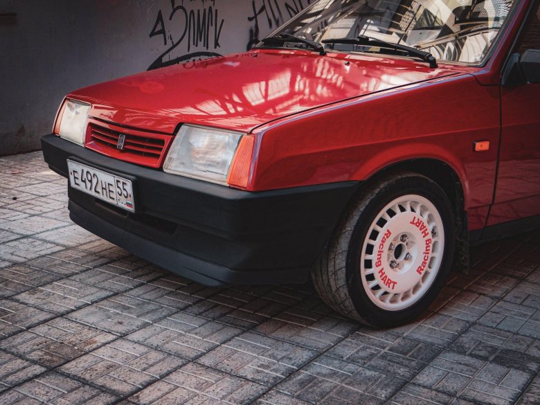 Красная ваз 2109