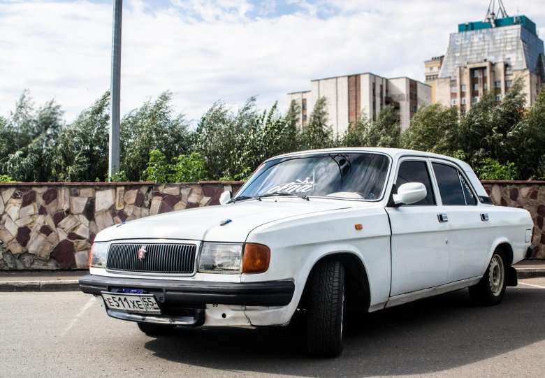 Газ 3110 белая