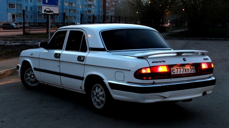 Волга газ 3110 белая