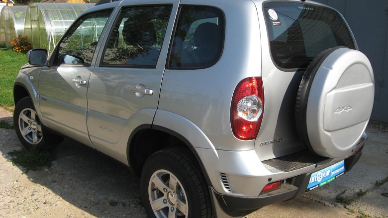 Chevrolet niva 2123 1.7 мт luxe