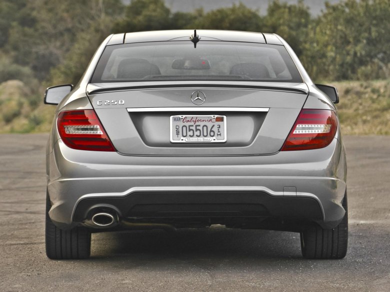 Mercedes benz c63 amg 2012