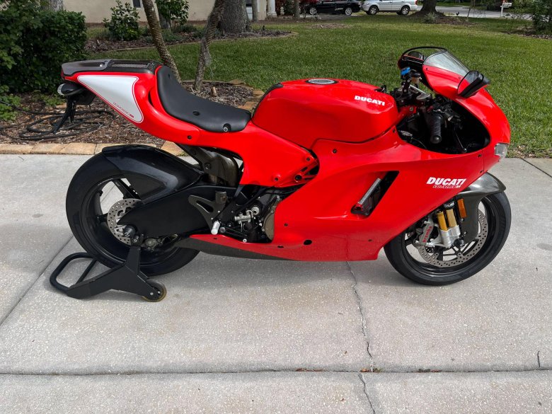 Мотоцикл дукати десмоседичи