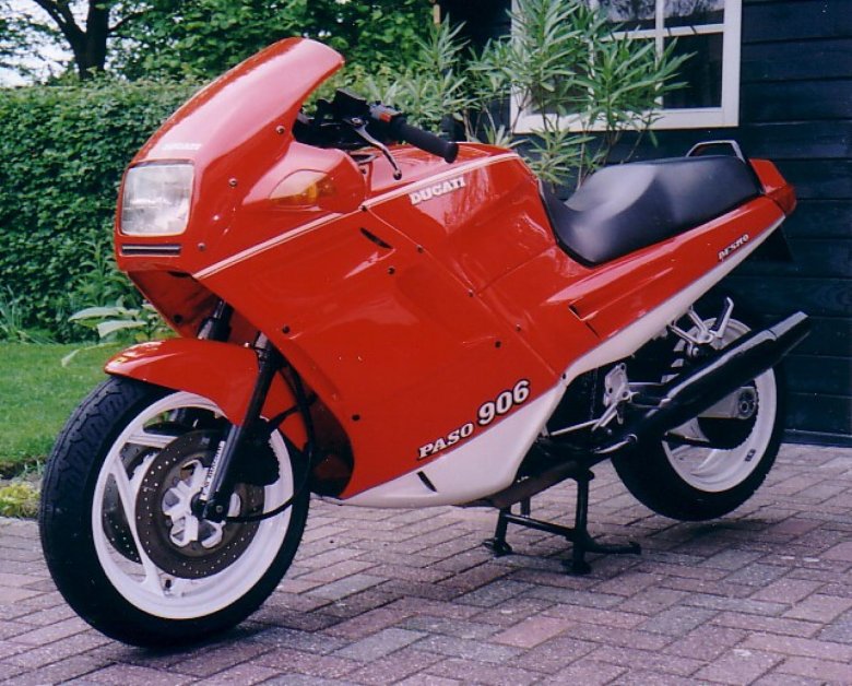 Ducati 750 paso