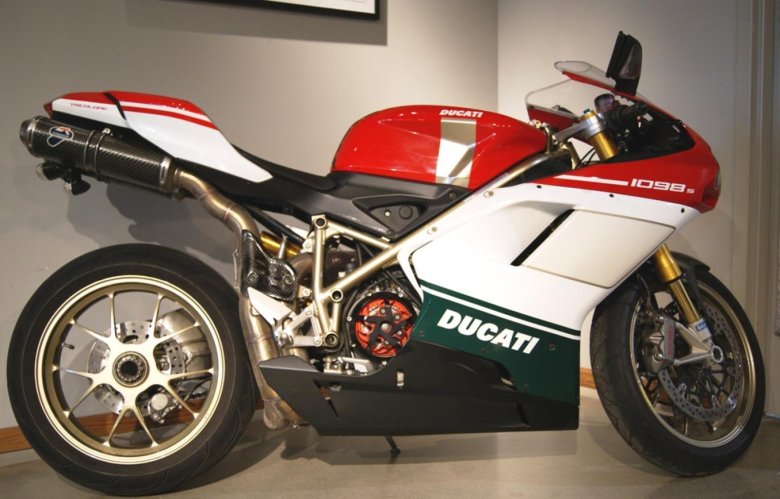 Ducati 1098 tricolor