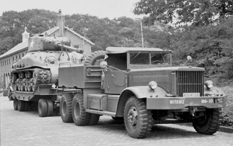 Тягач даймонд т-981