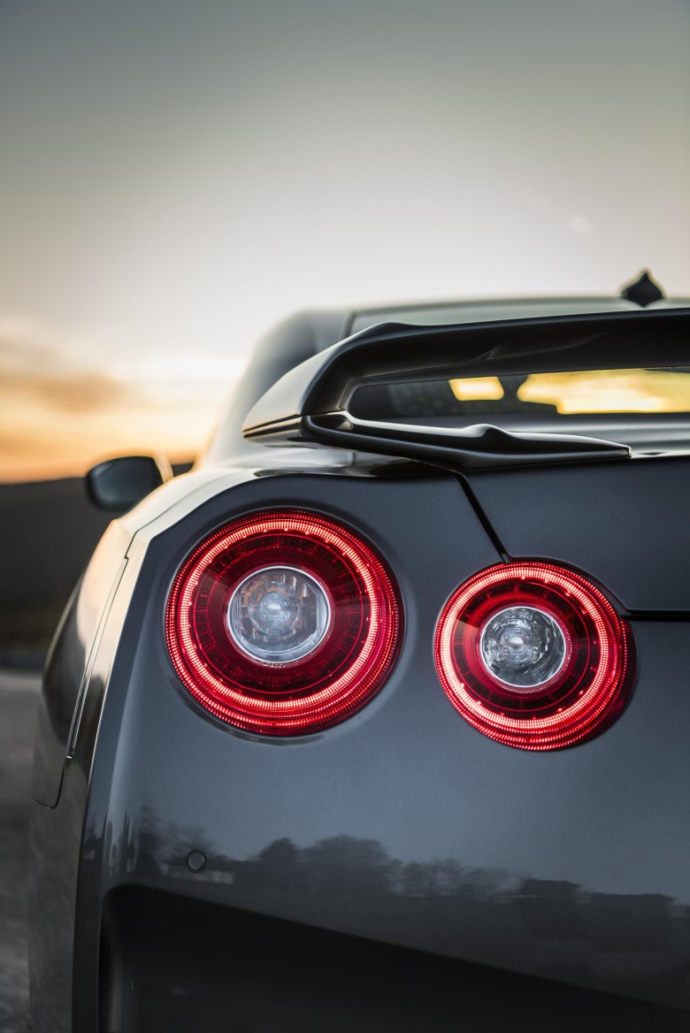 Nissan gtr r35 taillights