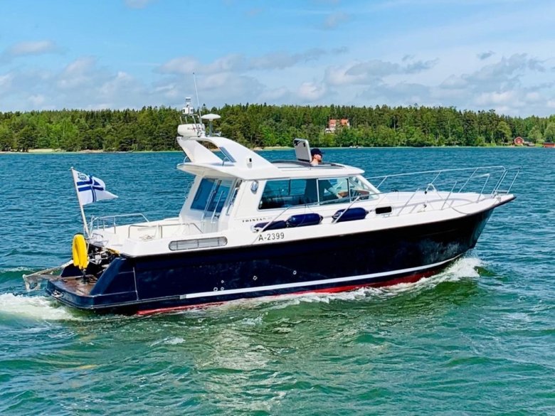 Катер моторный