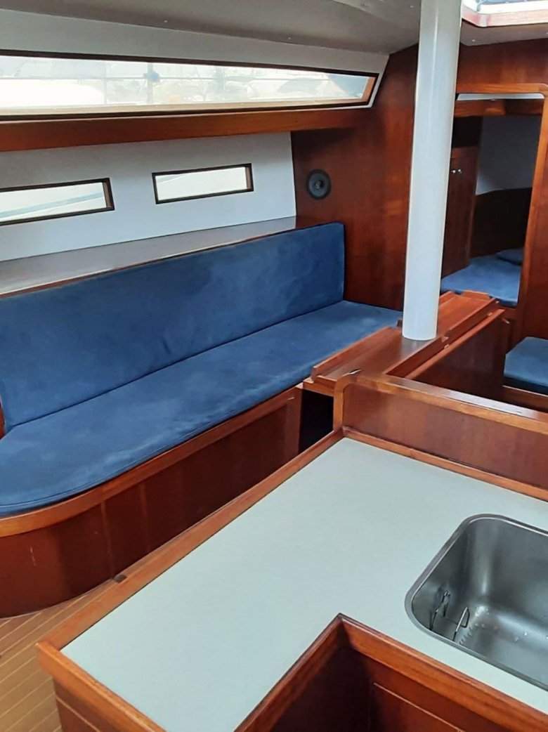 Парусная яхта