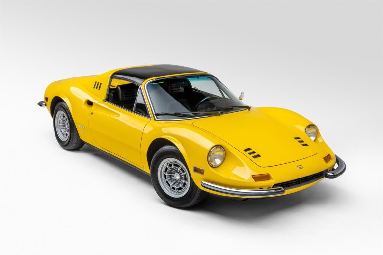 Феррари автомобиль