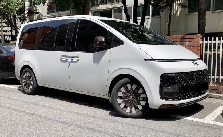 Минивэн hyundai staria 2022