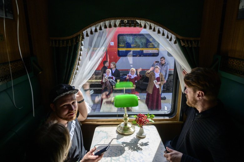 Ретро поезд рускеальский экспресс