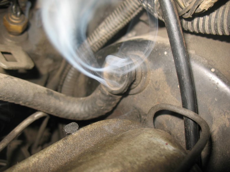 Дымогенератор для проверки подсоса воздуха в автомобиле