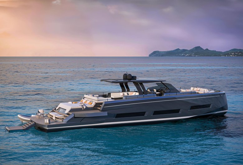 Красивая яхта