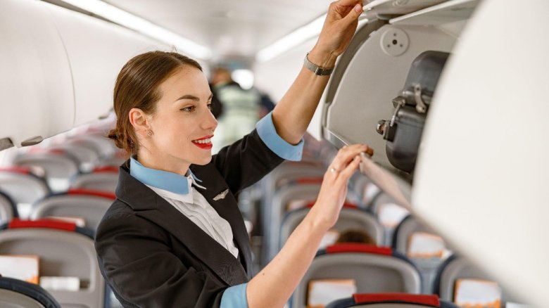 Как стать стюардессой