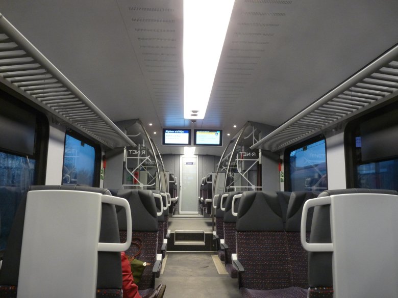 Stadler flirt 200 салон