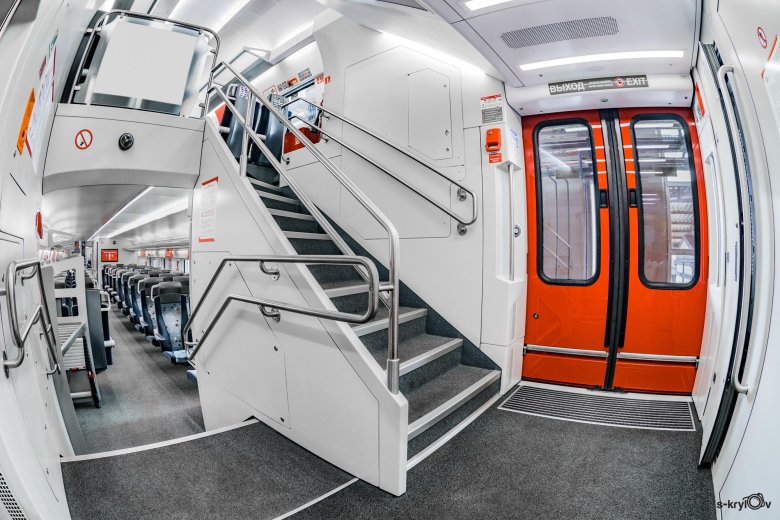 Двухэтажная электричка в москве