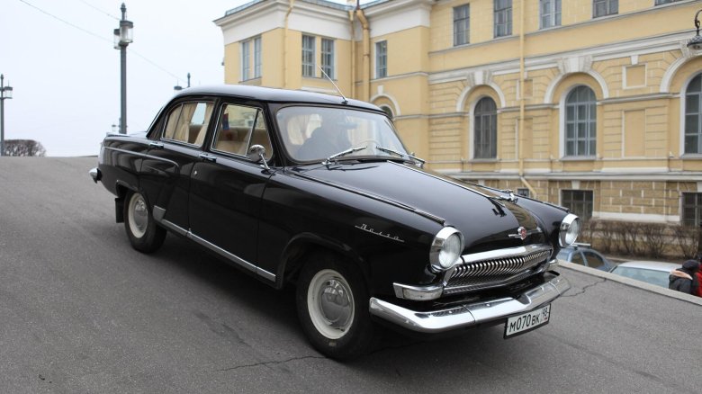 Газ 21 волга черная