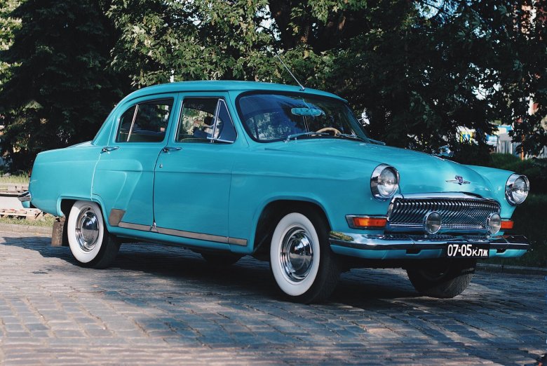 Газ 21 голубая