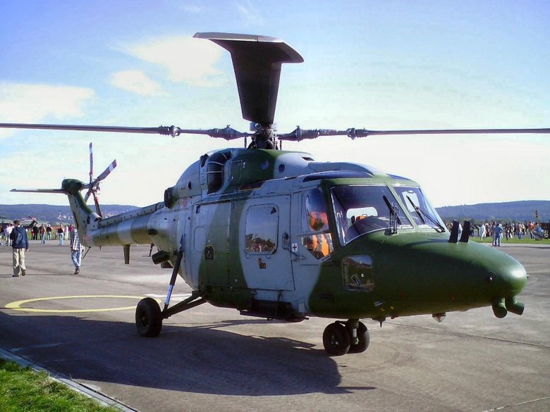 Westland lynx ah-7