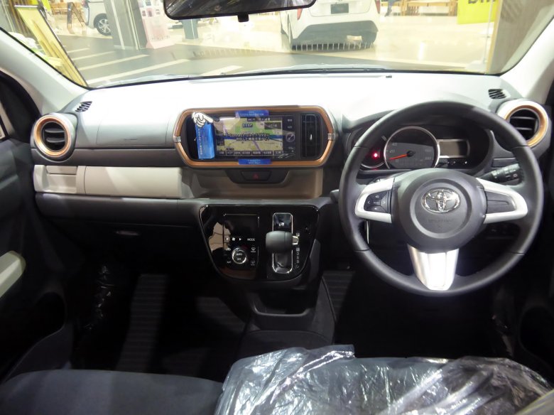 Toyota passo 2016 m700