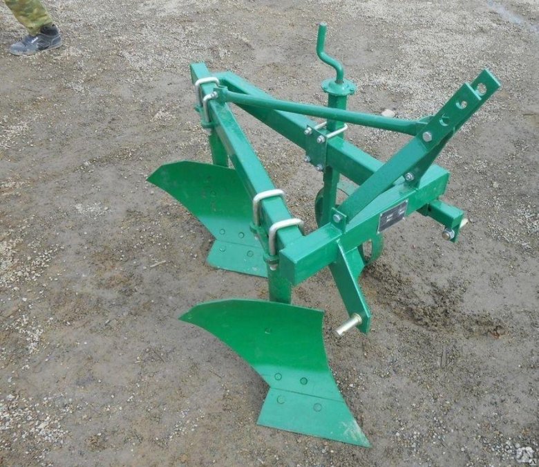 Плуг уралец 1l-220