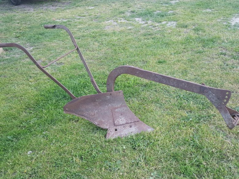 Конский плуг