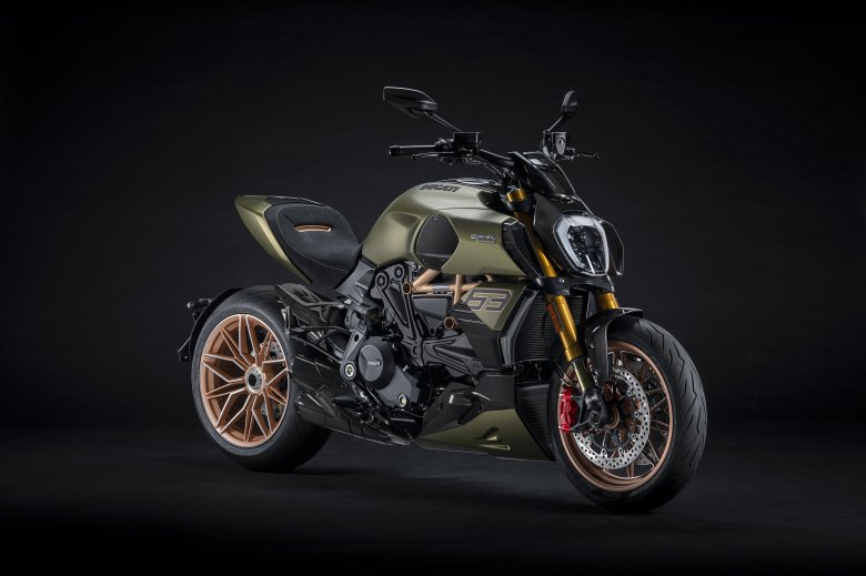 Мотоцикл ducati diavel 1260