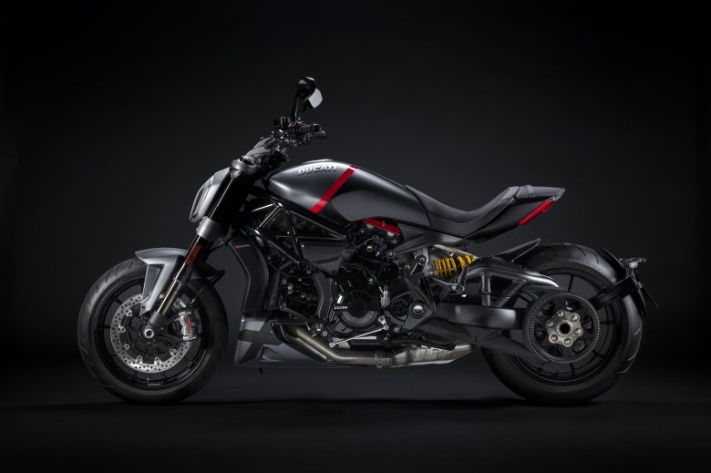 Мотоцикл ducati diavel