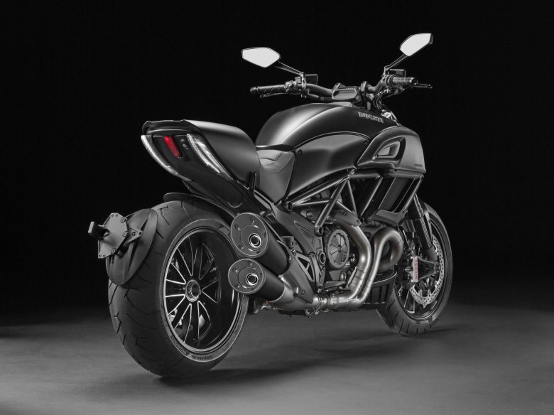 Ducati diavel carbon 2015
