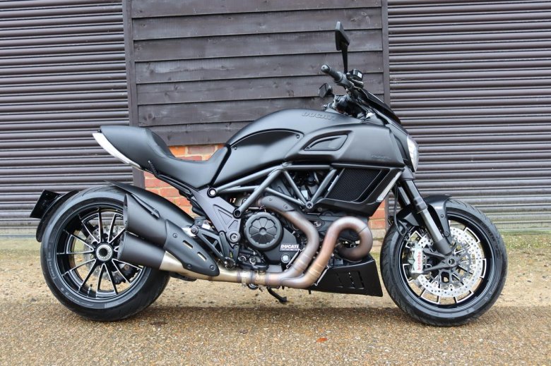 Мотоцикл ducati diavel